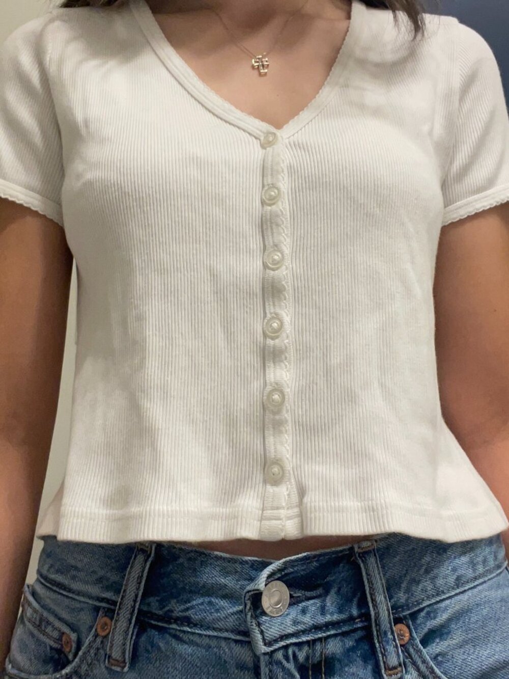 Brandy Melville White Button Down Ribbed Short Sleeve V-Neck Cropped Top